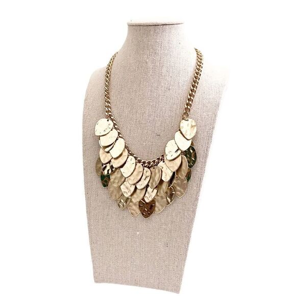 Layered Texture Leaves Shape Chunky Metal Necklace in Vintage Gold Tone - Picture 1 of 5